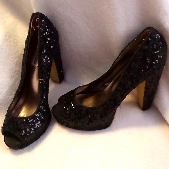 Beautiful black sequin covered heels - Picture 2 of 3